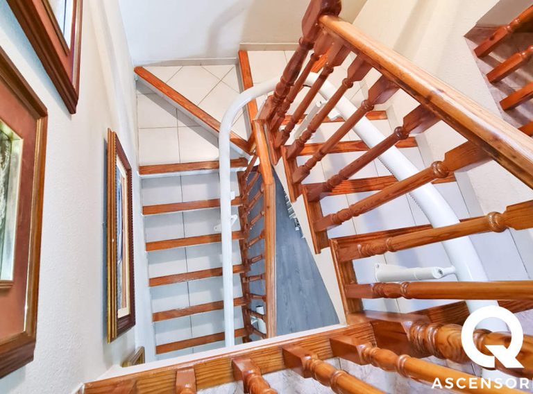 sillas-salva-escaleras-muy-estrechas-con-curva-las-palmas-gran-canaria sillas-salva-escaleras-muy-estrechas-con-curva-las-palmas-gran-canaria